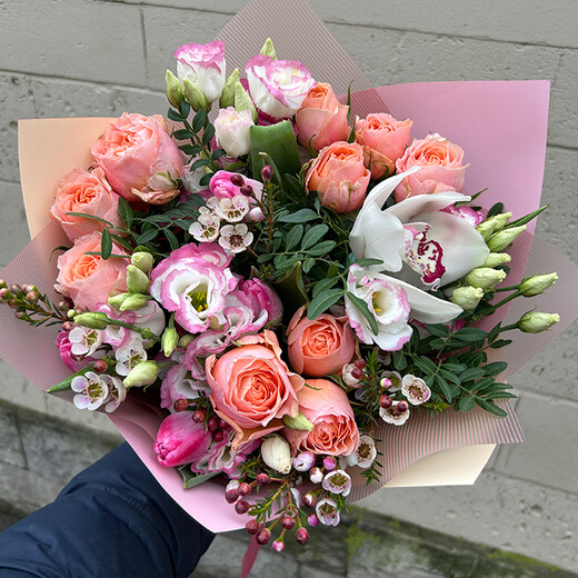 Seasonal flower bouquet in autumn colours by Rīgas Ziedi florists