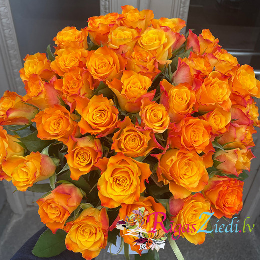 Bouquet of orange roses