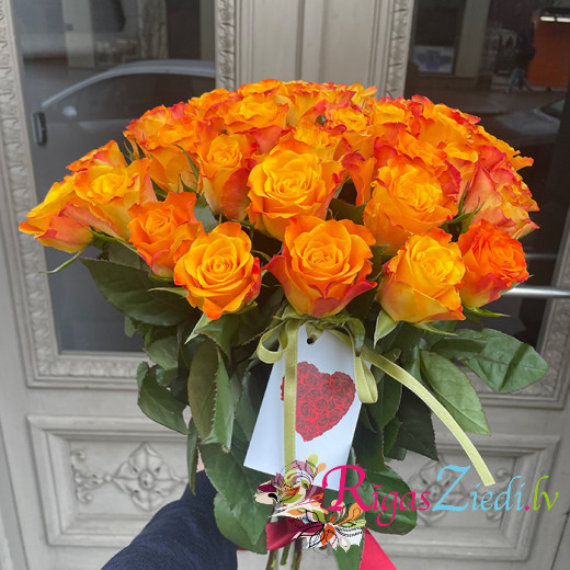 Bouquet of orange roses