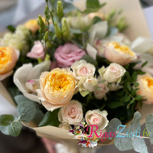 Flower bouquet with peony roses