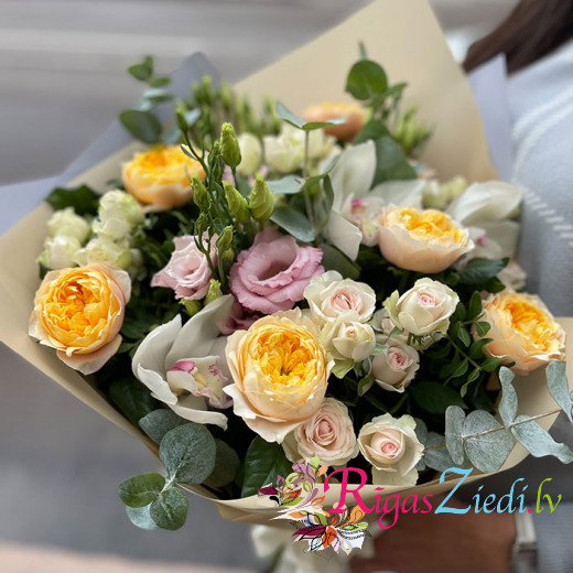 Flower bouquet with peony roses