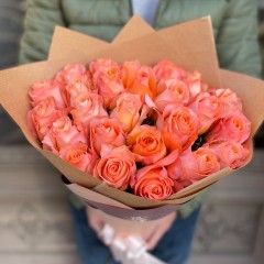 Bouquet of light salmon roses 50 cm