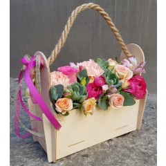 Цветочная композиция в деревянной коробке Розовая
